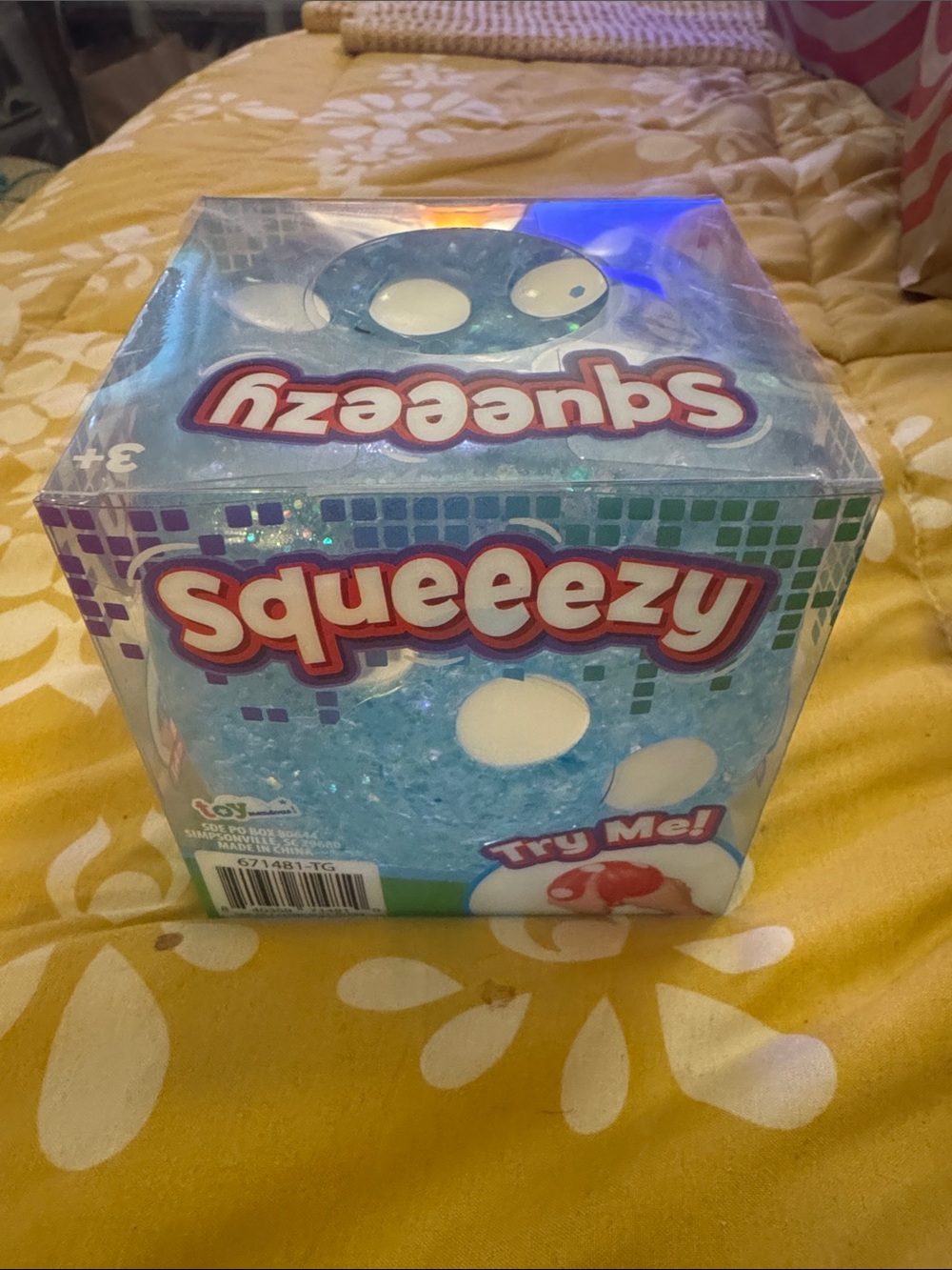 Squeeezy blue dice squishy